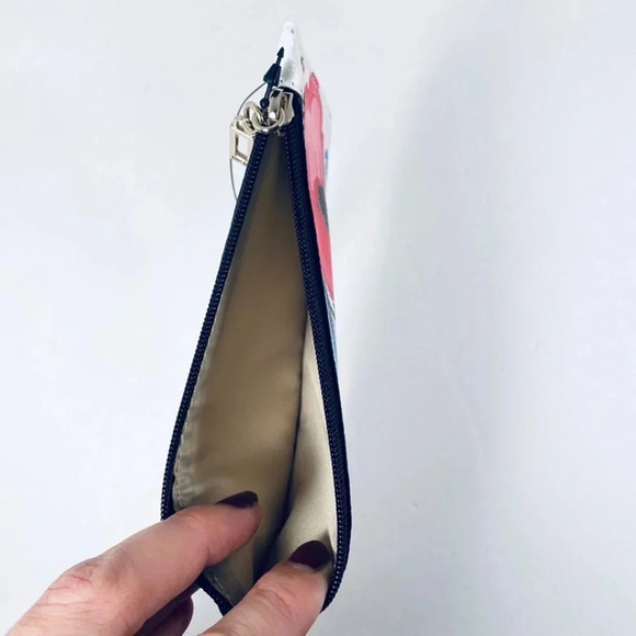 Guess White & Floral Flat Wallet/Pouch - Picture 9 of 9